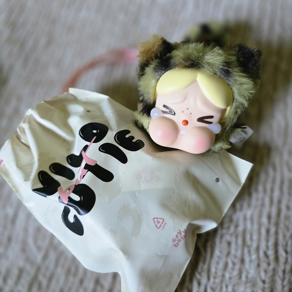 Popmart Crybaby Wild Cutie CAMO